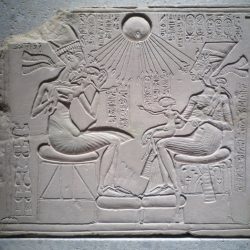 Akhenaten nefertiti and three daughters ap art history